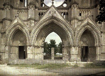 Bomb damage to the Cathedrale Saint-Gervais-et-Saint-Protais, Soissons, Aisne, France, 1917 by Fernand Cuville